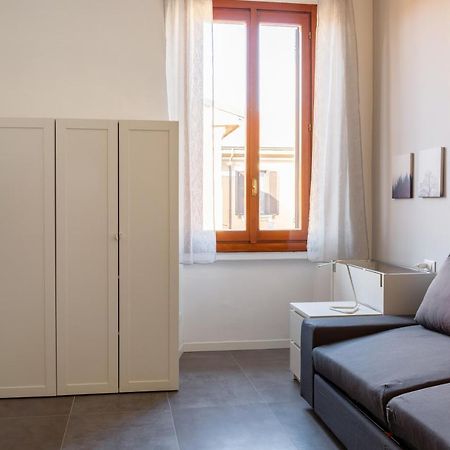 Newly Renovated Loft Near Centrale Milan Luaran gambar