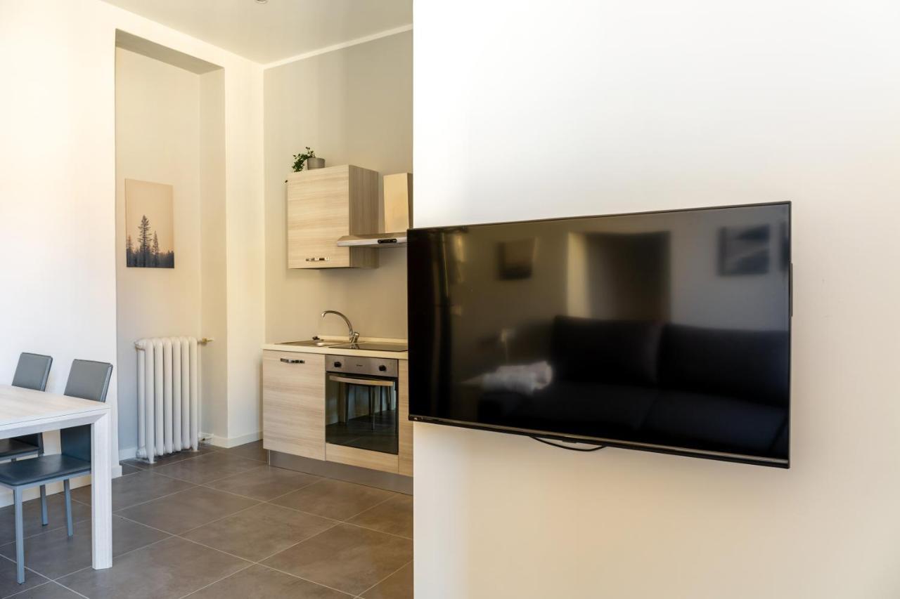 Newly Renovated Loft Near Centrale Milan Luaran gambar