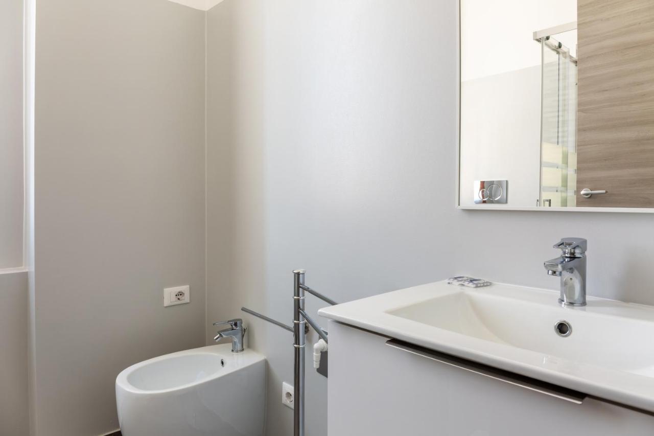 Newly Renovated Loft Near Centrale Milan Luaran gambar